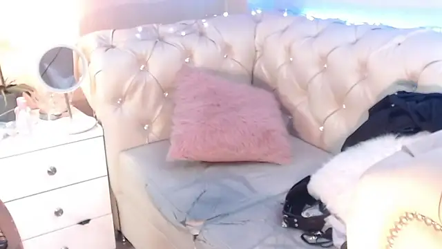 Barbie Fox online show from July 2026 12:53:02 AM