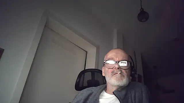 Snapshot of daddys-gh-4you chatting on February 2026 04:44:01 AM daddys-gh-4you online show from February 2026 04:44:01 AM