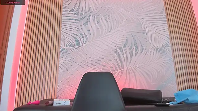 LauraRossi Nova online show from February 2025 05:54:02 PM