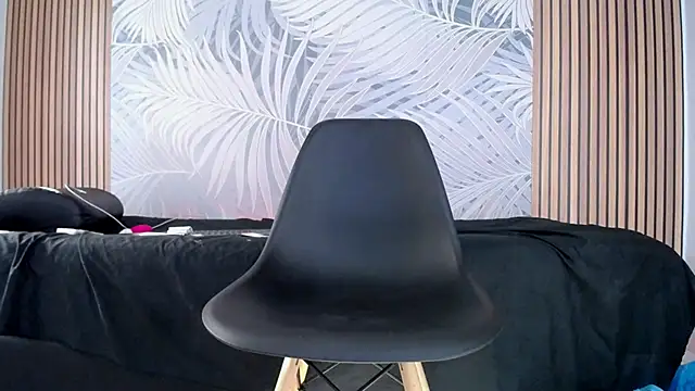 LauraRossi Nova online show from February 2025 01:21:01 PM