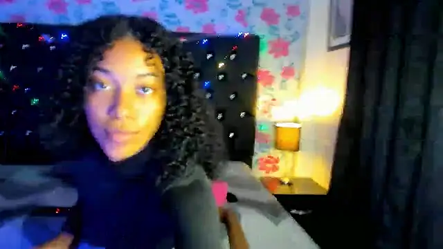 Snapshot of sasha_fox00 chatting on December 2024 06:28:01 PM sasha fox00 online show from December 2024 06:28:01 PM