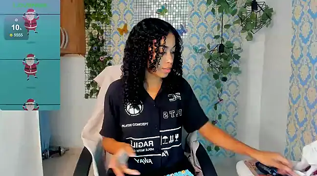 Snapshot of sasha_fox00 chatting on December 2024 06:16:01 PM sasha fox00 online show from December 2024 06:16:01 PM