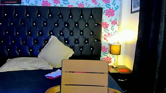 Snapshot of sasha_fox00 chatting on December 2024 05:14:02 PM sasha fox00 online show from December 2024 05:14:02 PM