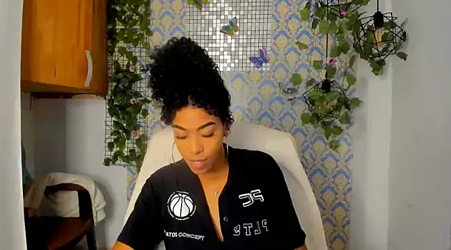 Snapshot of sasha_fox00 chatting on January 2025 06:49:01 PM sasha fox00 online show from January 2025 06:49:01 PM