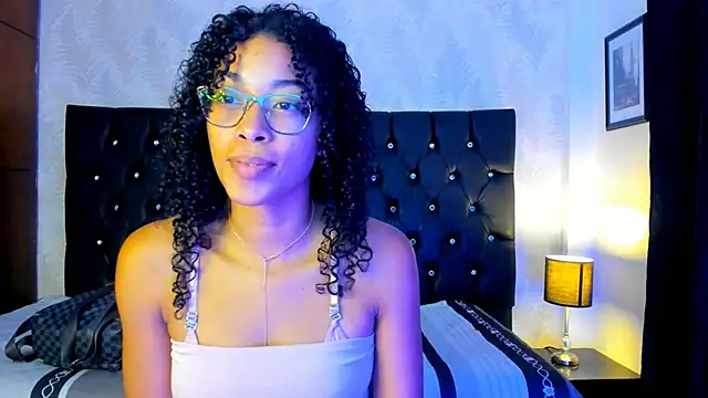 Snapshot of sasha_fox00 chatting on January 2025 05:48:01 PM sasha fox00 online show from January 2025 05:48:01 PM