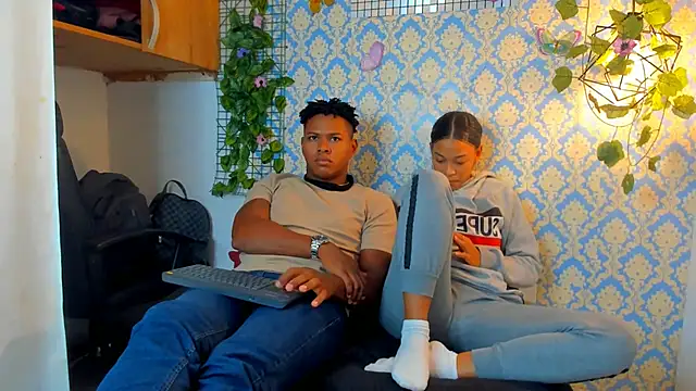 Snapshot of sasha_fox00 chatting on March 2025 06:14:02 AM sasha fox00 online show from March 2025 06:14:02 AM