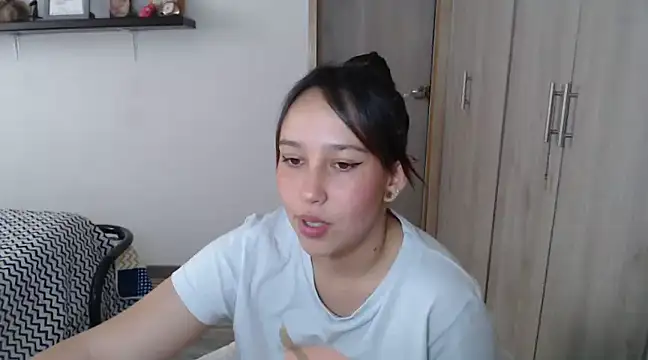 Snapshot of Skarlet_Adams28 chatting on December 2024 09:35:01 PM Skarlet Adams28 online show from December 2024 09:35:01 PM