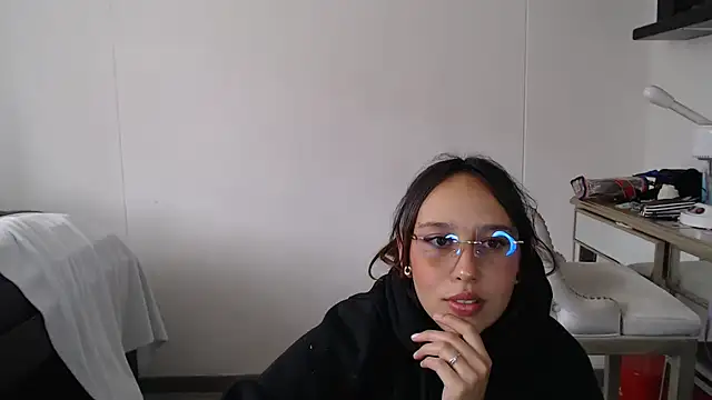 Snapshot of Skarlet_Adams28 chatting on February 2025 07:59:01 PM Skarlet Adams28 online show from February 2025 07:59:01 PM