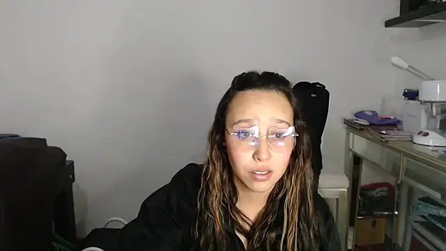 Snapshot of Skarlet_Adams28 chatting on March 2025 11:16:02 PM Skarlet Adams28 online show from March 2025 11:16:02 PM