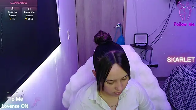 Skarlet Adams28 online show from October 2025 07:43:01 PM