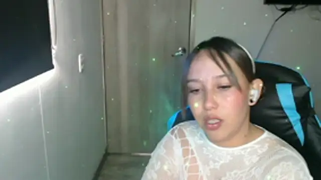 Snapshot of Skarlet_Adams28 chatting on March 2026 09:10:01 PM Skarlet Adams28 online show from March 2026 09:10:01 PM