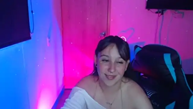 Snapshot of Skarlet_Adams28 chatting on March 2026 10:00:02 PM Skarlet Adams28 online show from March 2026 10:00:02 PM