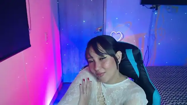 Snapshot of Skarlet_Adams28 chatting on April 2026 09:45:02 PM Skarlet Adams28 online show from April 2026 09:45:02 PM