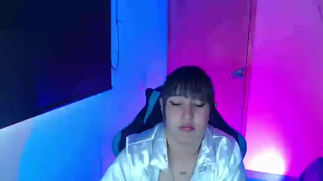Skarlet Adams28 online show from April 2026 09:28:01 PM