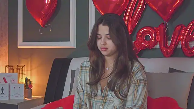 CharleneWoods online show from February 2025 07:00:01 PM