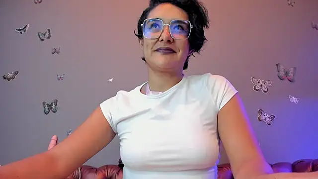 Kaira mosse online show from January 2025 11:53:01 AM