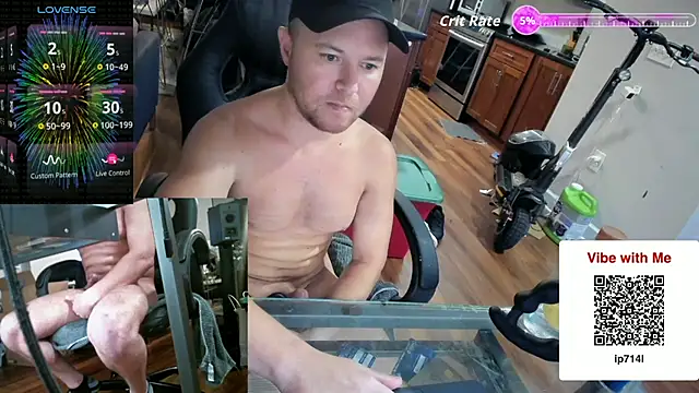 Snapshot of aaron_s_x chatting on December 2025 01:24:01 AM aaron s x online show from December 2025 01:24:01 AM