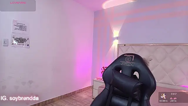 Snapshot of Brendda_tay chatting on February 2026 03:02:01 AM Brendda tay online show from February 2026 03:02:01 AM