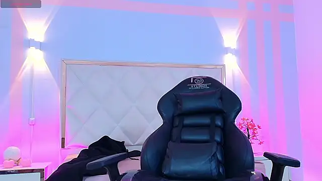 Snapshot of Brendda_tay chatting on February 2026 03:04:01 AM Brendda tay online show from February 2026 03:04:01 AM