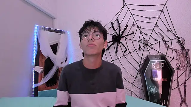 Snapshot of alexandersawyer chatting on October 2025 04:46:02 AM alexandersawyer online show from October 2025 04:46:02 AM