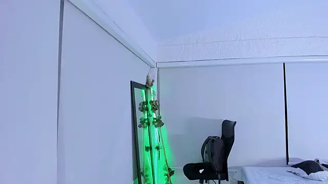 Snapshot of alexandersawyer chatting on November 2025 04:44:02 AM alexandersawyer online show from November 2025 04:44:02 AM