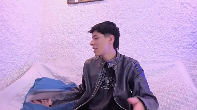 Snapshot of alexandersawyer chatting on December 2025 12:10:01 PM alexandersawyer online show from December 2025 12:10:01 PM