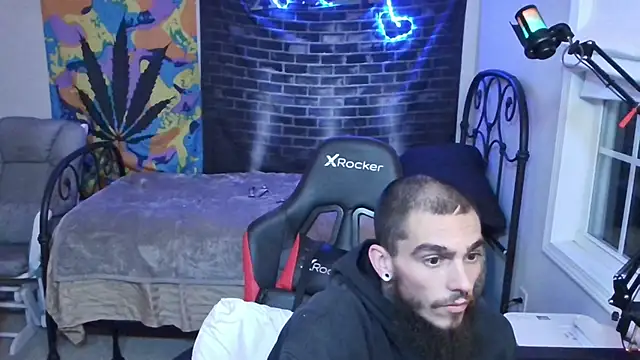 Snapshot of XMeF10 chatting on January 2025 12:22:01 AM XMeF10 online show from January 2025 12:22:01 AM