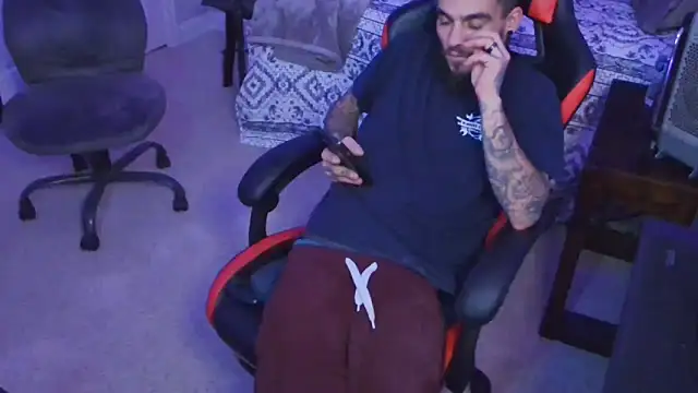 Snapshot of XMeF10 chatting on January 2025 09:15:02 AM XMeF10 online show from January 2025 09:15:02 AM