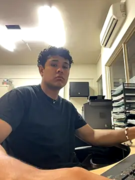 Snapshot of Brencuz chatting on September 2025 04:40:02 PM Brencuz online show from September 2025 04:40:02 PM