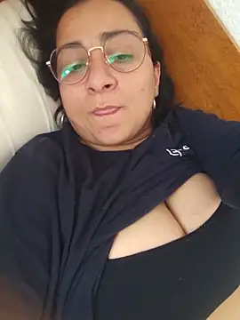 paulinaDiaz1 online show from May 2026 01:06:01 PM