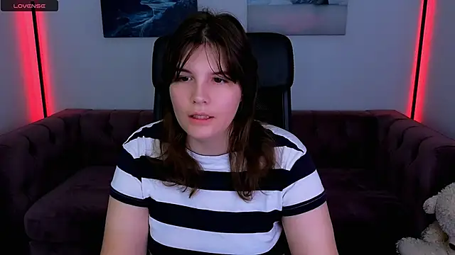 Snapshot of Ruyjin_Choi chatting on October 2025 10:49:02 AM Ruyjin Choi online show from October 2025 10:49:02 AM