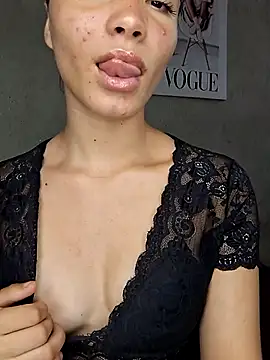 HelenHoltz online show from October 2025 03:21:01 PM