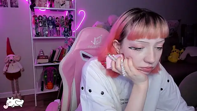 SweetieMollyy online show from November 2025 01:24:03 PM