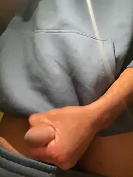 Snapshot of bomber0507 chatting on April 2026 09:04:02 PM bomber0507 online show from April 2026 09:04:02 PM