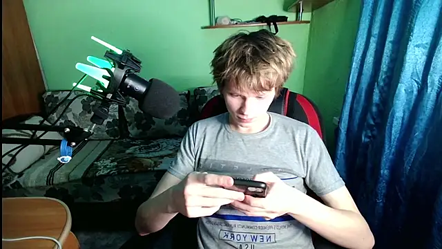 Snapshot of fameboyboo chatting on November 2025 03:23:01 PM fameboyboo online show from November 2025 03:23:01 PM