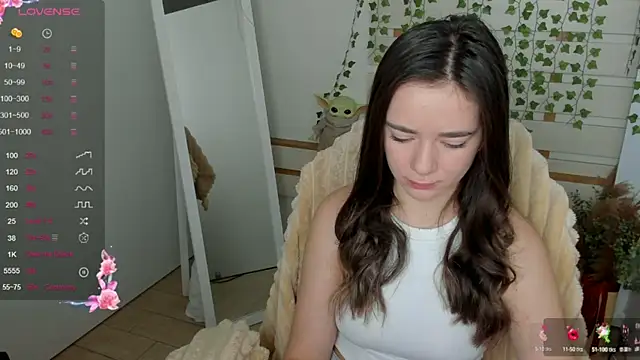 Snapshot of Bella_XO chatting on September 2025 06:04:02 AM Bella XO online show from September 2025 06:04:02 AM