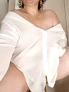 EvaNights online show from September 2025 08:11:02 PM