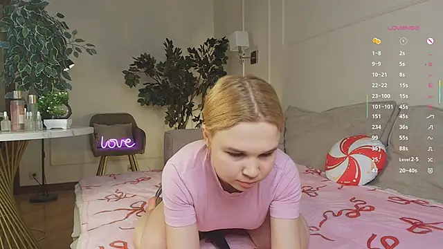 OdetteHarwick online show from February 2026 08:10:01 AM