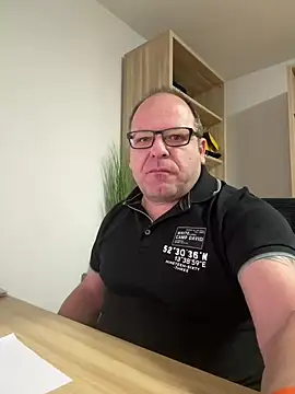 coupleLatinaLovers online show from December 2024 05:49:01 AM