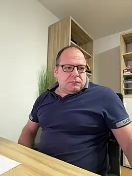 coupleLatinaLovers online show from December 2024 05:58:02 AM