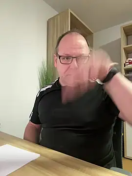 coupleLatinaLovers online show from January 2025 05:42:01 AM