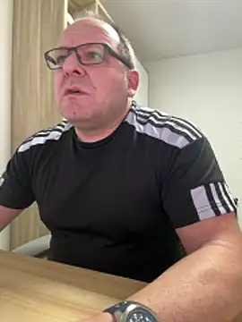 Snapshot of coupleLatinaLovers chatting on February 2026 06:22:02 AM coupleLatinaLovers online show from February 2026 06:22:02 AM