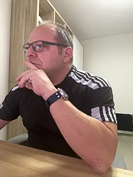 Snapshot of coupleLatinaLovers chatting on February 2026 07:29:02 AM coupleLatinaLovers online show from February 2026 07:29:02 AM