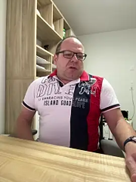 Snapshot of coupleLatinaLovers chatting on March 2026 06:06:01 AM coupleLatinaLovers online show from March 2026 06:06:01 AM