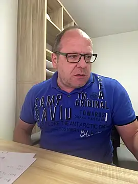 Snapshot of coupleLatinaLovers chatting on April 2026 07:26:02 AM coupleLatinaLovers online show from April 2026 07:26:02 AM