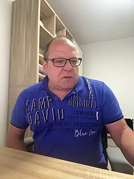 Snapshot of coupleLatinaLovers chatting on April 2026 05:08:02 AM coupleLatinaLovers online show from April 2026 05:08:02 AM