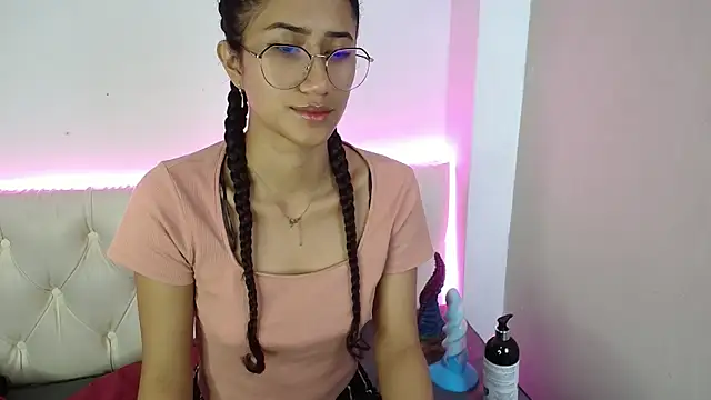 Snapshot of KaitlynLoveCam chatting on February 2025 04:11:01 AM KaitlynLoveCam online show from February 2025 04:11:01 AM