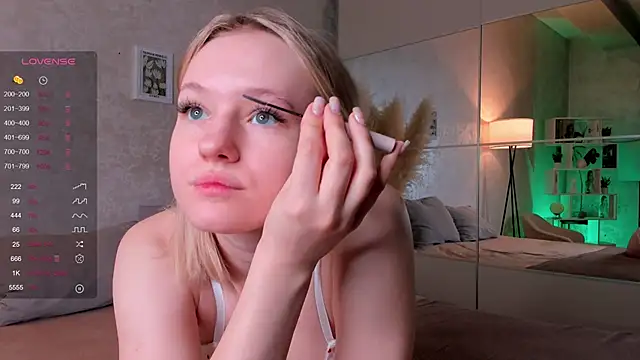 Snapshot of MaydaFoulk chatting on February 2025 01:04:01 AM MaydaFoulk online show from February 2025 01:04:01 AM