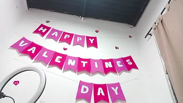 PetiteIvoryQueen19 online show from February 2025 07:56:02 AM