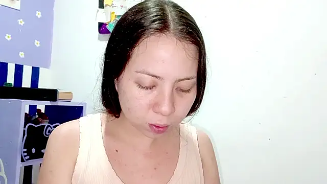 Snapshot of PetiteIvoryQueen19 chatting on July 2026 06:16:02 AM PetiteIvoryQueen19 online show from July 2026 06:16:02 AM